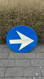 Verkeersrichting bord, blauw met witte pijl, verkeersbord, Ophalen, Zo goed als nieuw