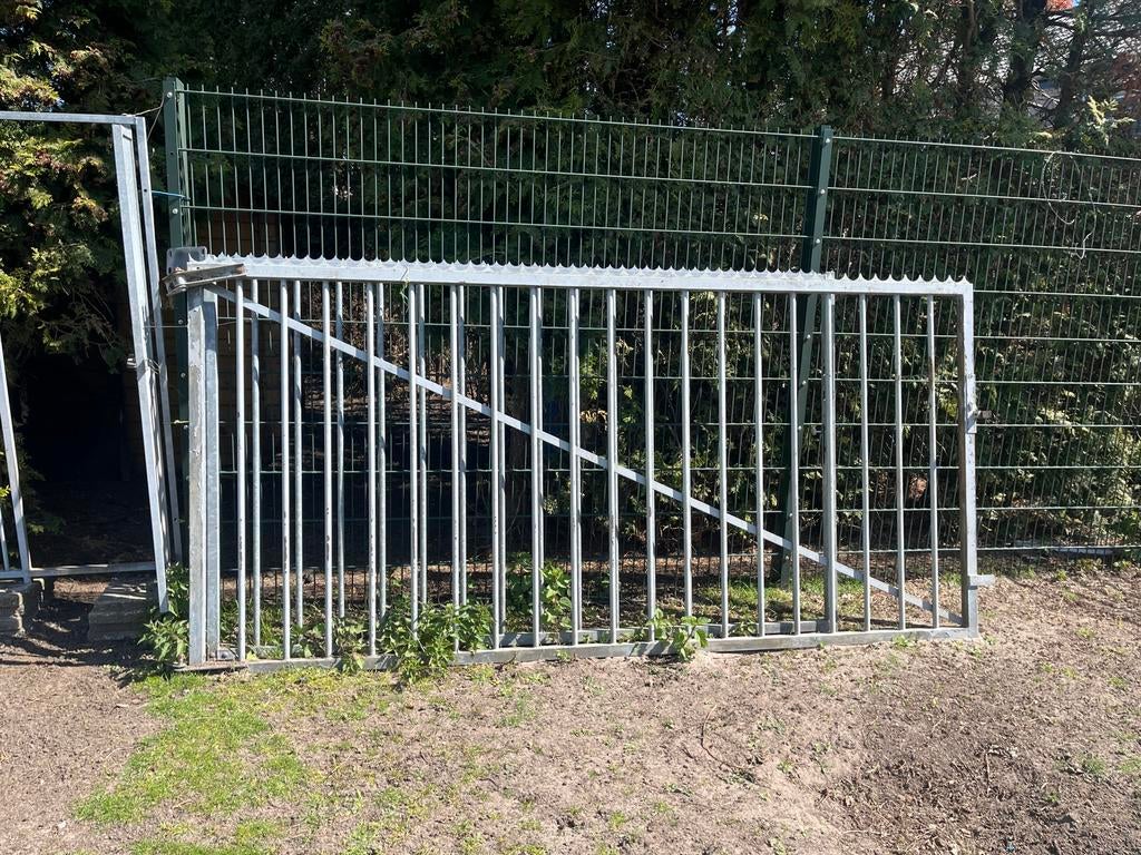 Hekwerk poorten, bedrijfspoort 146cm hoog  meerdere lengtes, Ophalen, Zo goed als nieuw, IJzer