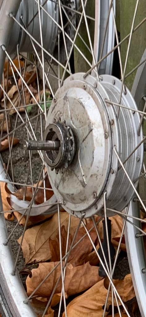 Te Koop Elektrische Achterwiel een Voorwiel met Motor 28 Inc, Ophalen of Verzenden, Zo goed als nieuw