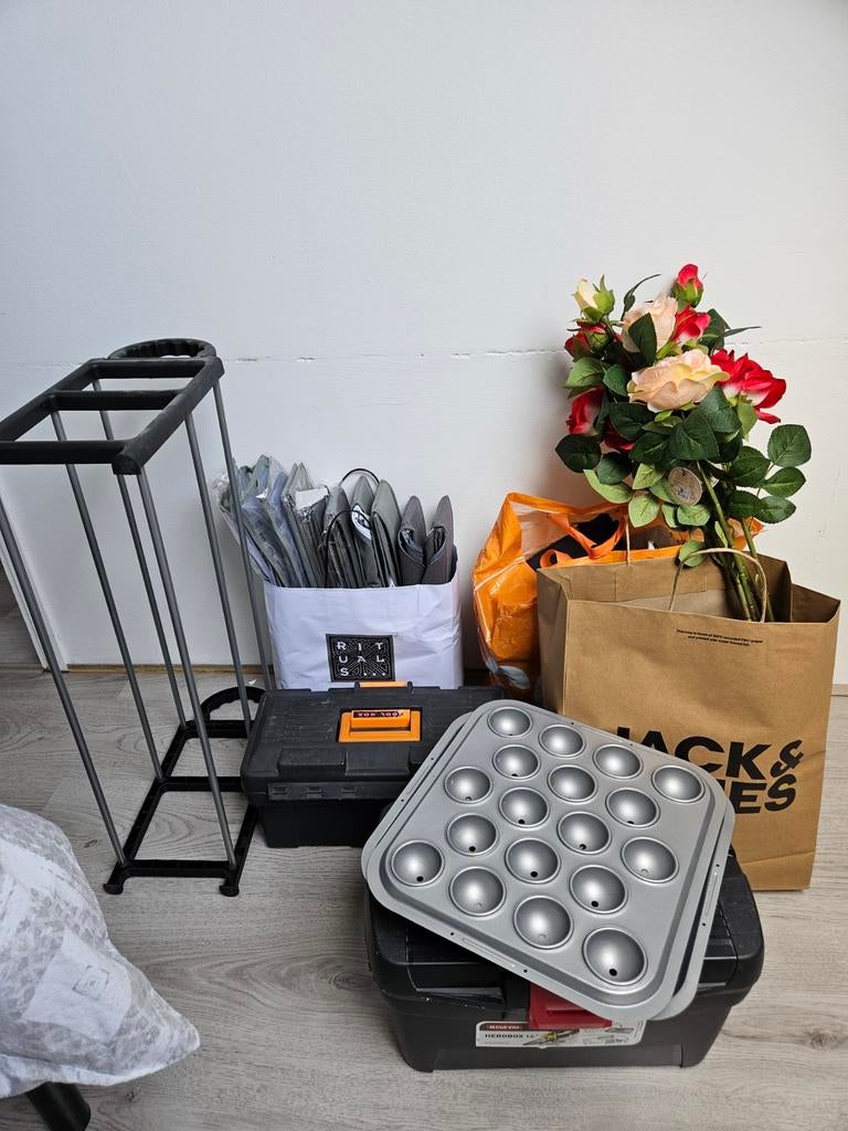 Rommelmarkt spullen, Ophalen, Zo goed als nieuw