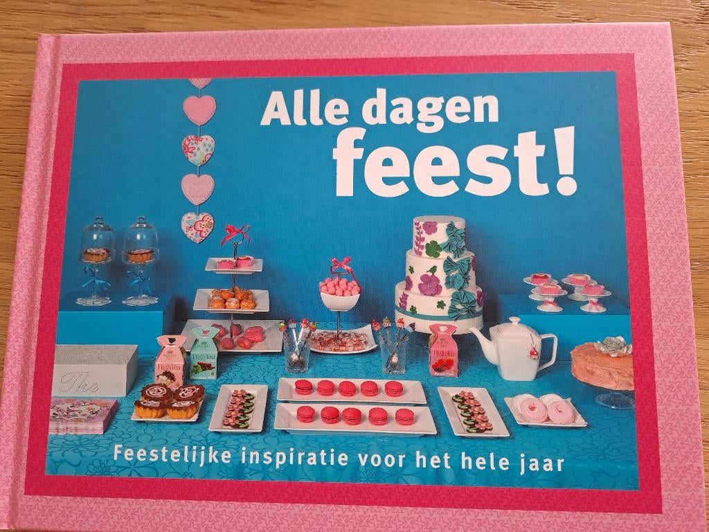 XENOS boek, alle dagen feest!, Ophalen of Verzenden, Zo goed als nieuw, Fictie algemeen