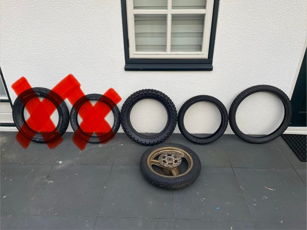 Derbi/brommer banden en Velg, Fietsen en Brommers, Brommeronderdelen | Algemeen, Ophalen of Verzenden, Gebruikt