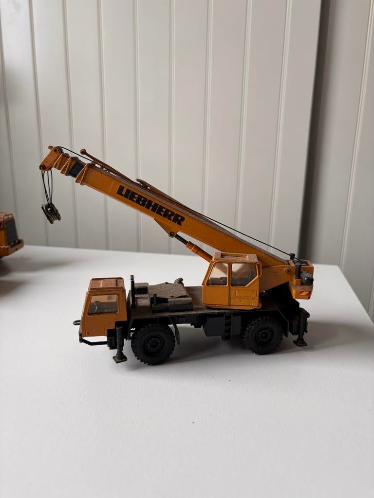 Liebherr Hijskraan Model 2083 1:50 - Verzamelobject, Overige merken, 1:50 of kleiner, Overige typen, Ophalen of Verzenden