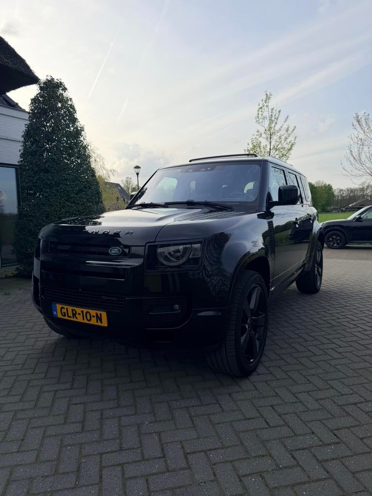 Defender 110 P400e HSE BTW GARANTIE, Automaat, 3000 kg, Lichtsensor, Zwart