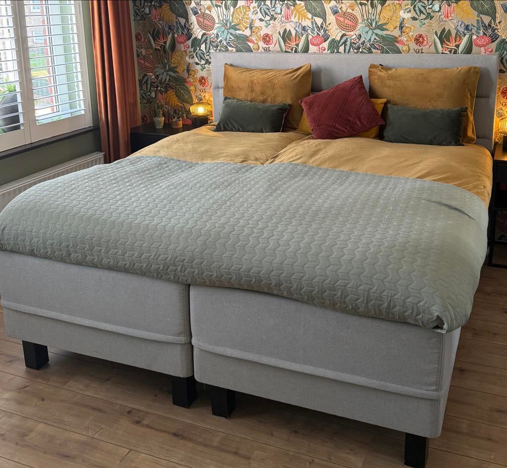 Swiss Sense Boxspring 180x200 - Verstelbaar Hoofd/Voeteneind, Ophalen, Tweepersoons, Zo goed als nieuw, 180 cm