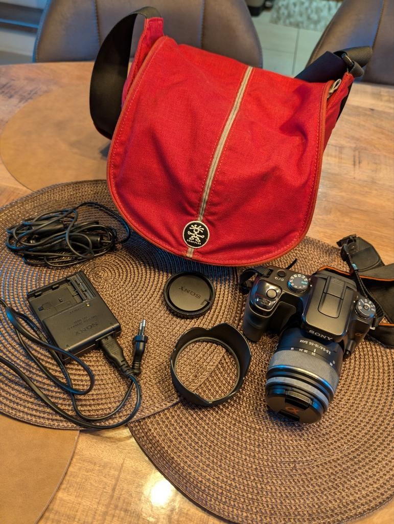 Sony Alpha 100 spiegelreflexcamera met tas en accessoires, Ophalen