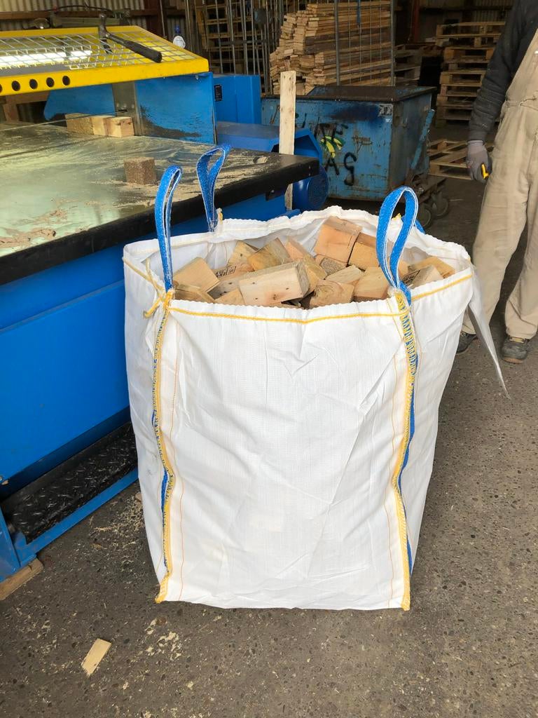 Houten blokken in big bag - ideaal voor brandhout, Tuin en Terras, Haardhout, Minder dan 3 m³, Ophalen of Verzenden, Overige houtsoorten