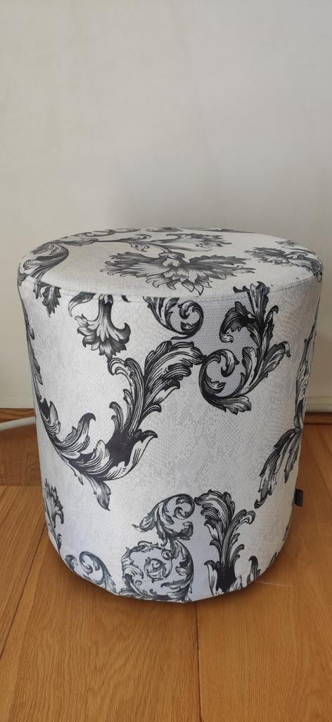 Stijlvolle poef Essenza Home met mooie print, Ophalen, Rond, Minder dan 50 cm, Zo goed als nieuw