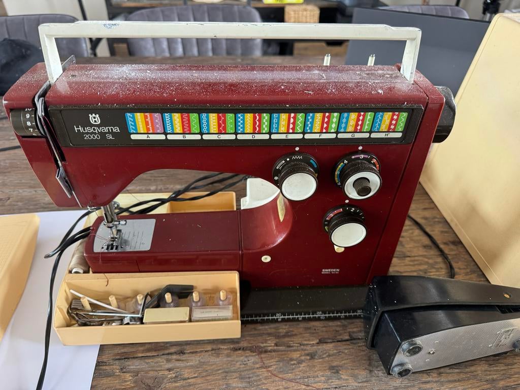 Husqvarna 2000 SL naaimachine, Ophalen, Gebruikt, Naaimachine, Husqvarna