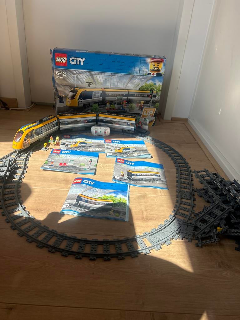 Lego City Passagierstrein 60197 met rails en instructies, City, Lego, Ophalen of Verzenden, Zo goed als nieuw