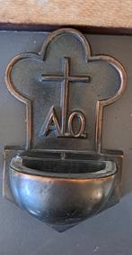 Antiek wijwaterbakje met kruis en Alpha Omega, Ophalen of Verzenden