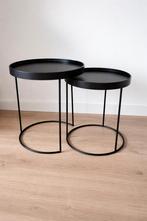 Moderne set van 2 zwarte bijzettafels, Huis en Inrichting, Tafels | Bijzettafels, Ophalen, Metaal of Aluminium, Rond, Zo goed als nieuw