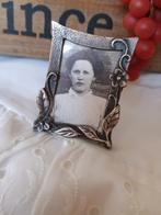 Klein brocant fotolijstje - pasfoto ( nr.5), Ophalen of Verzenden