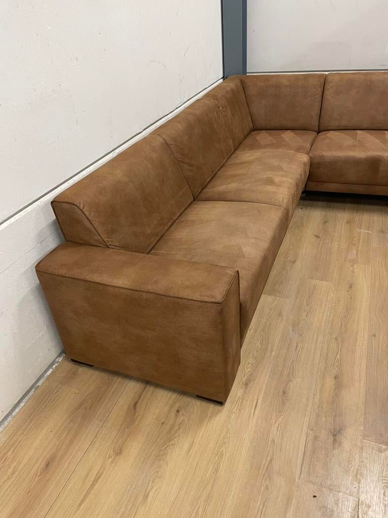 Mooie luxe suede cognac bruine hoekbank - GEREINIGD!!!, Huis en Inrichting, Banken | Bankstellen, Ophalen, 250 tot 300 cm, Luxe
