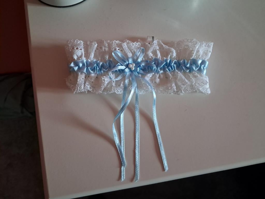 Nieuw blauw/wit kousenband met strikje voor de bruid, Ophalen of Verzenden, Nieuw