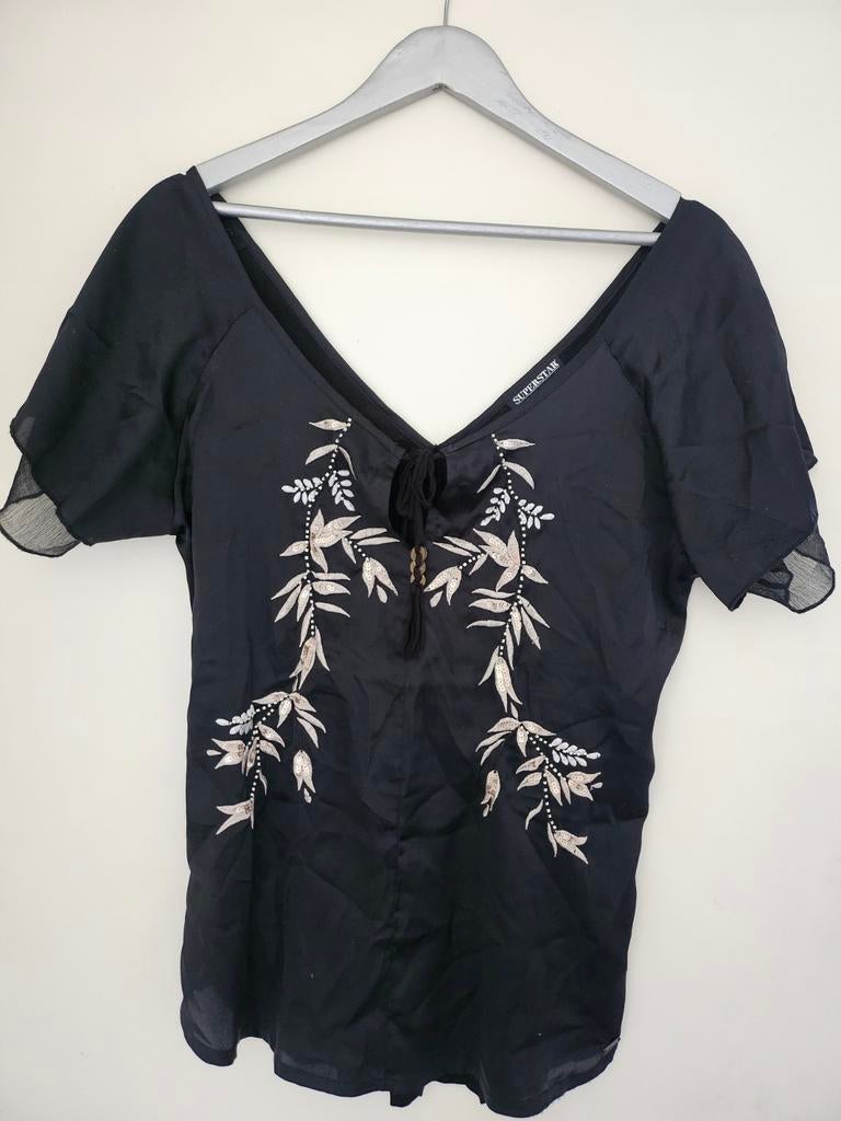 Zwarte satijnen Superstar blouse met borduursel, Maat 38/40 (M), SUPERSTAR, Zwart, Ophalen of Verzenden