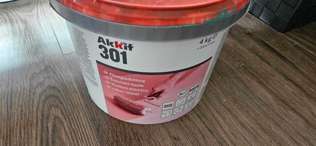 Akkit 301 Vloeibare afdichting 4 kg, Ophalen, Overige materialen, Minder dan 4 cm, 15 m² of meer