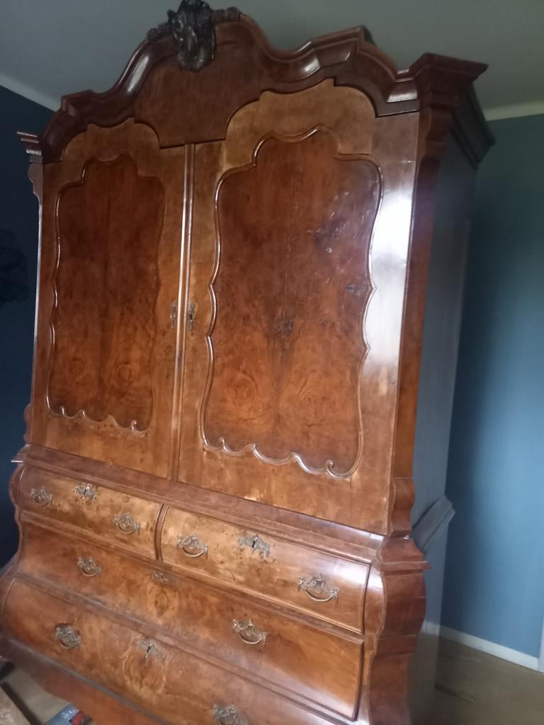 Kabinet wortelhout erg groot, Ophalen