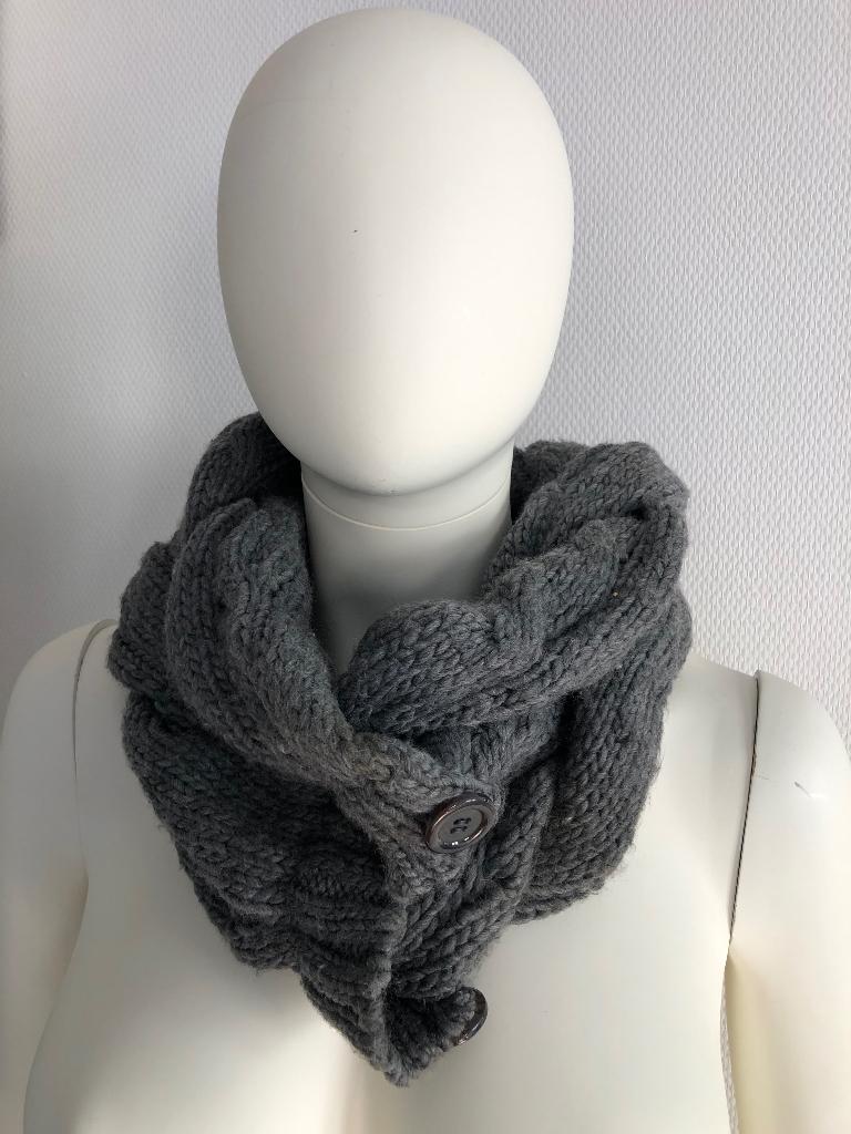 Grijs col shawl sjaal gebreid knit breisel, Verzenden, Zo goed als nieuw, Maat 46/48 (XL) of groter, Sjaal