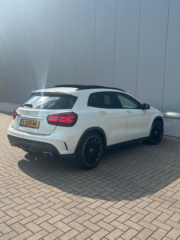 Mercedes-Benz GLA Gla200 1.6 |PREMIUM| PANO| 360CAMERA|, Auto's, Mercedes-Benz, Bedrijf, GLA, 360° camera, Achteruitrijcamera
