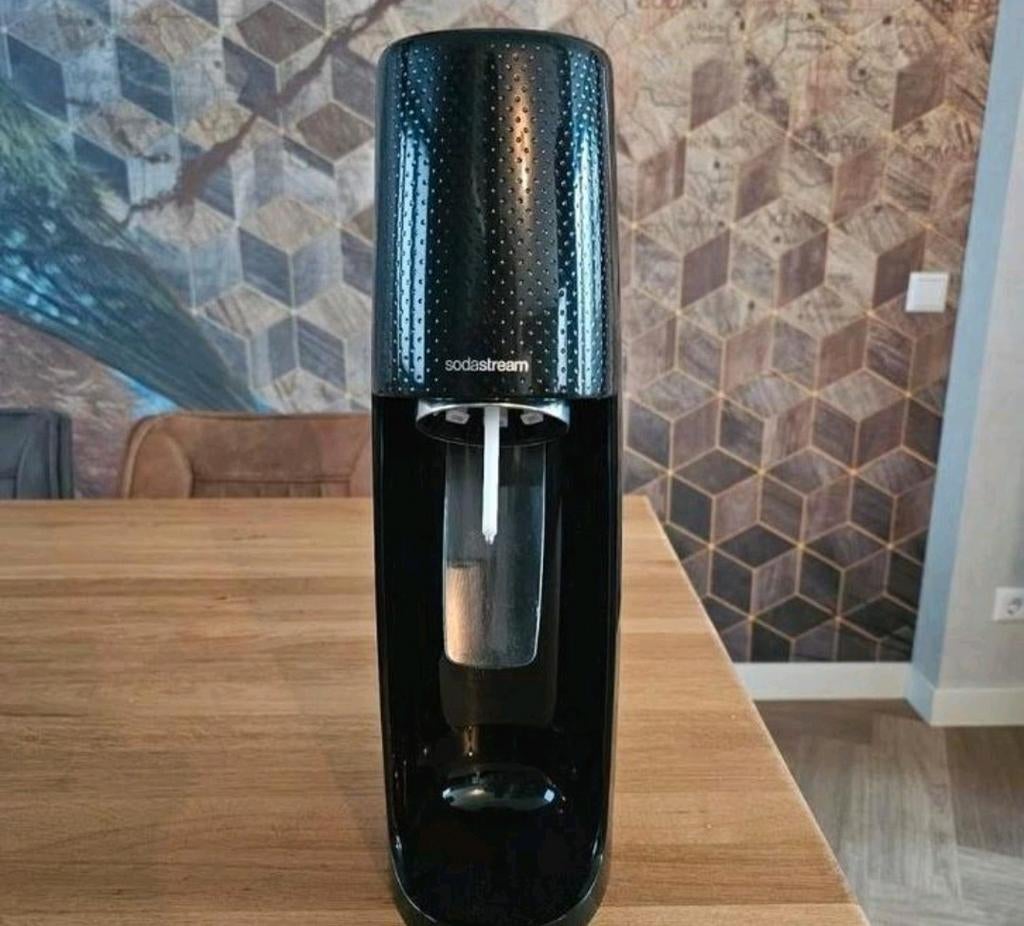 Sodastream bruiswatermaker - Zwart, Witgoed en Apparatuur, Ophalen of Verzenden, Zo goed als nieuw