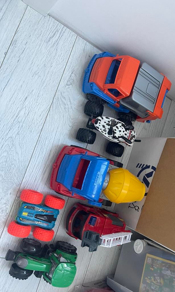Leuke speelgoedautootjes voor uren speelplezier, Kinderen en Baby's, Speelgoed | Speelgoedvoertuigen, Ophalen of Verzenden, Gebruikt