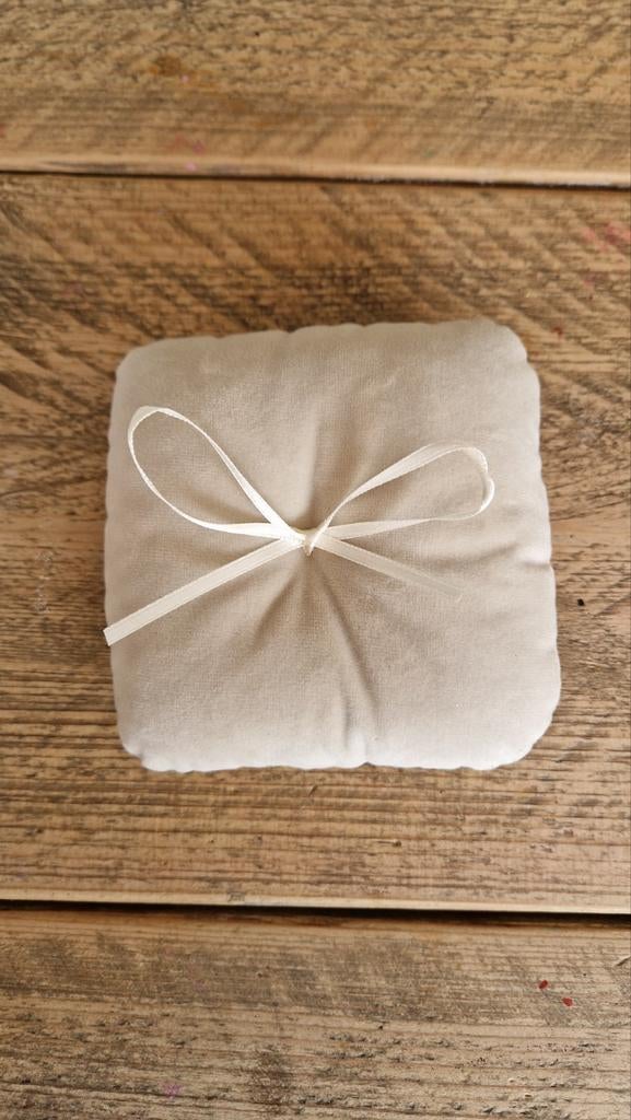 Beige ringkussen, Ophalen of Verzenden, Zo goed als nieuw, Beige, Accessoires