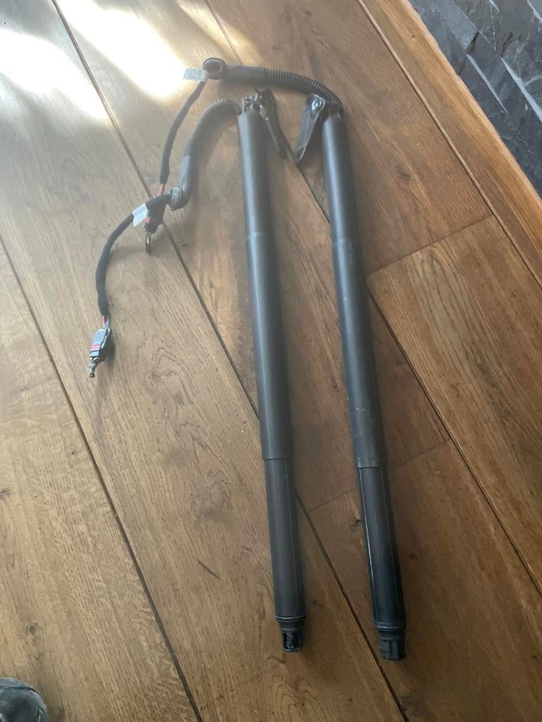 VW AG Elektrische Achterklep Demper Set 5NA827851A, Auto-onderdelen, Elektronica en Kabels, Ophalen of Verzenden, Gebruikt, Volkswagen