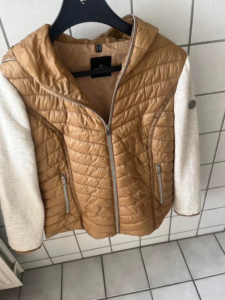 Leuke tussen-jas van District maat 42, Ophalen of Verzenden, Zo goed als nieuw, Maat 42/44 (L), Bruin