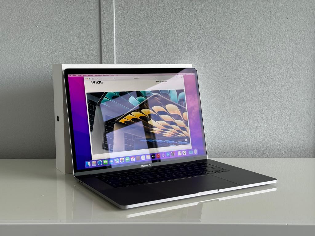 MacBook Pro 15", MacBook Pro, 2 tot 3 Ghz, 512 GB, Ophalen of Verzenden