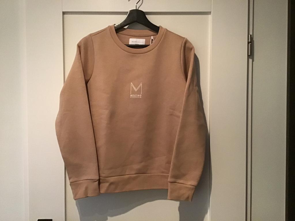 Sweater maat M merk melting stockholm., Ophalen of Verzenden, Zo goed als nieuw, Maat 38/40 (M)