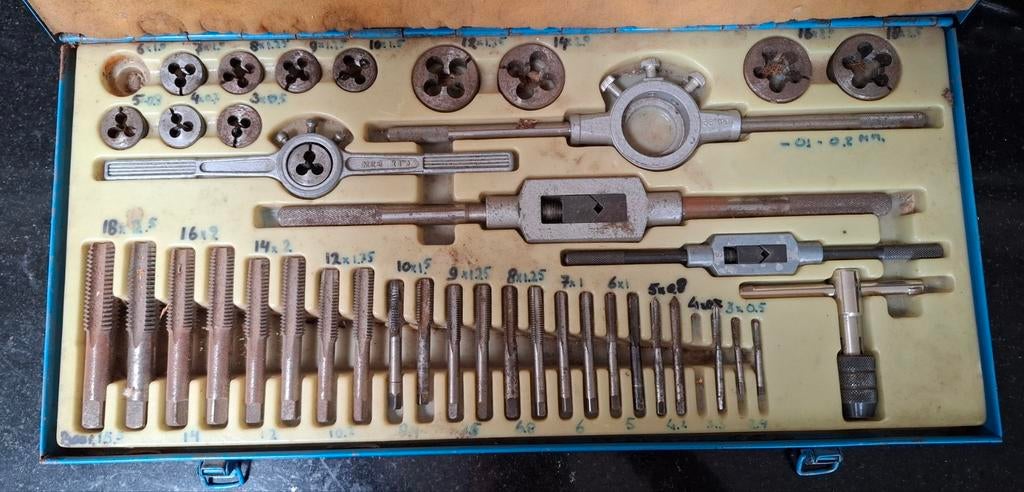 Draadtapset in metalen koffer, Ophalen