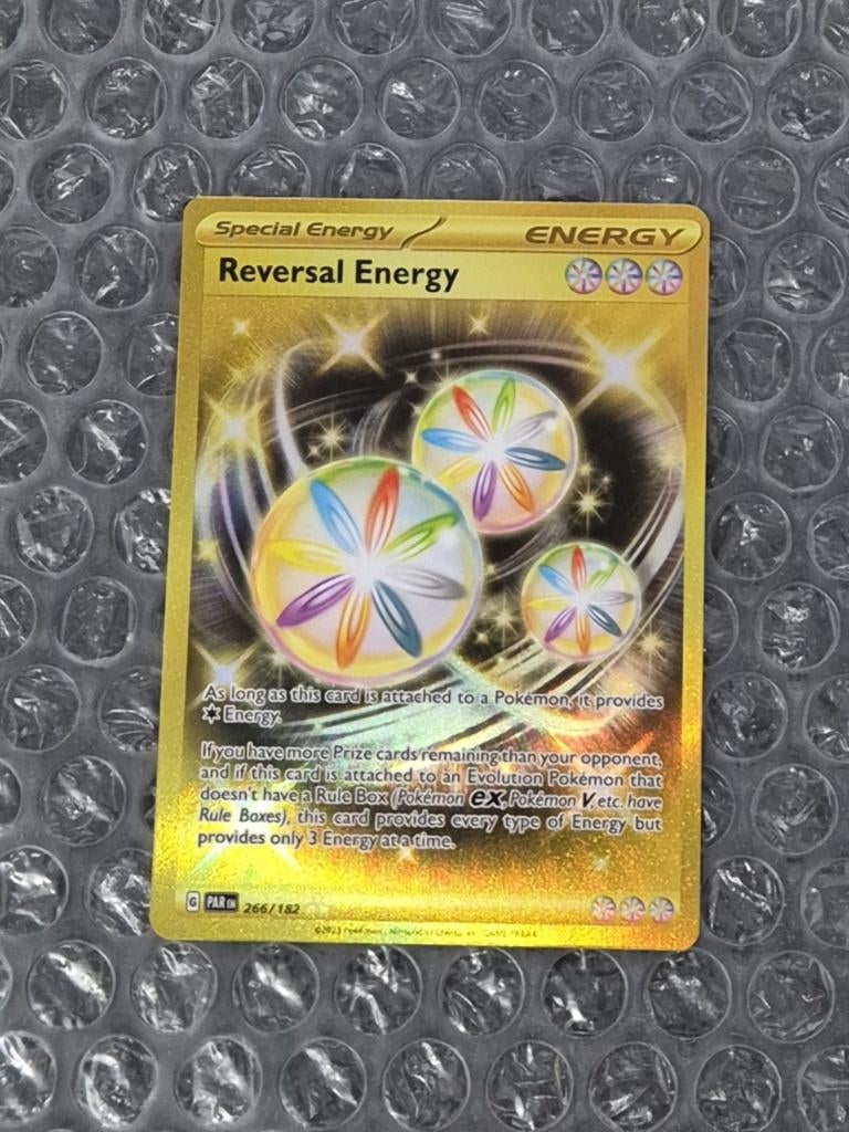 Gold Reversal Energy 266/182 Paradox Rift Hyper Rare PAR, Ophalen of Verzenden, Zo goed als nieuw, Losse kaart, Foil