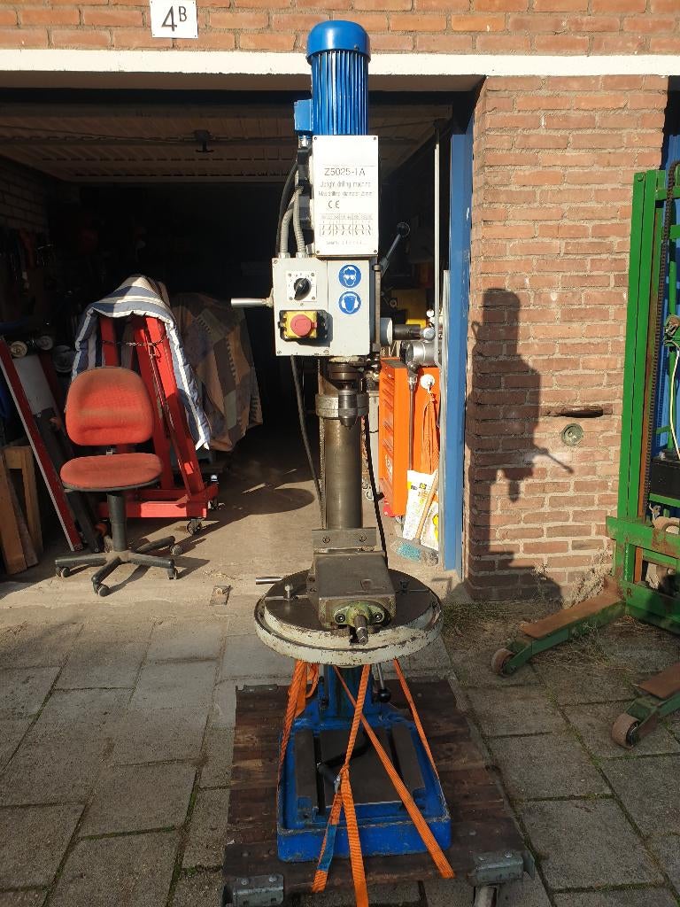 KOLOMBOOR TANDWIELGESCHAKELD 380 V, MC3, Ophalen, Zo goed als nieuw, Kolomboormachine