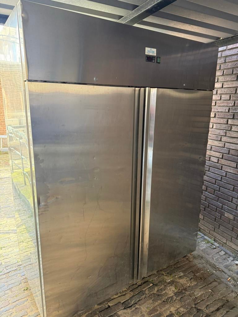 RVS Koelkast met Twee Deuren - Werkt Perfect, Witgoed en Apparatuur, Koelkasten en IJskasten, Gebruikt, Zonder vriesvak, 200 liter of meer