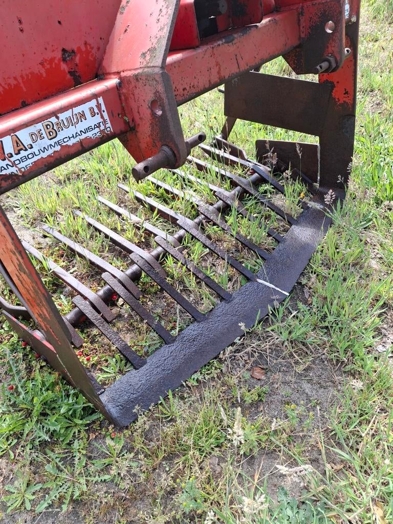 Te koop. Bedden schudder, rooier, Ophalen, Boomteelt, Weidebouw