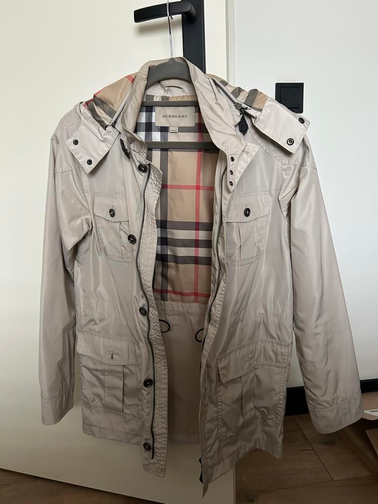 Burberry tienerjas 14Y / 162cm, Kinderen en Baby's, Kinderkleding | Maat 164, Ophalen, Zo goed als nieuw, Jongen of Meisje, Jas