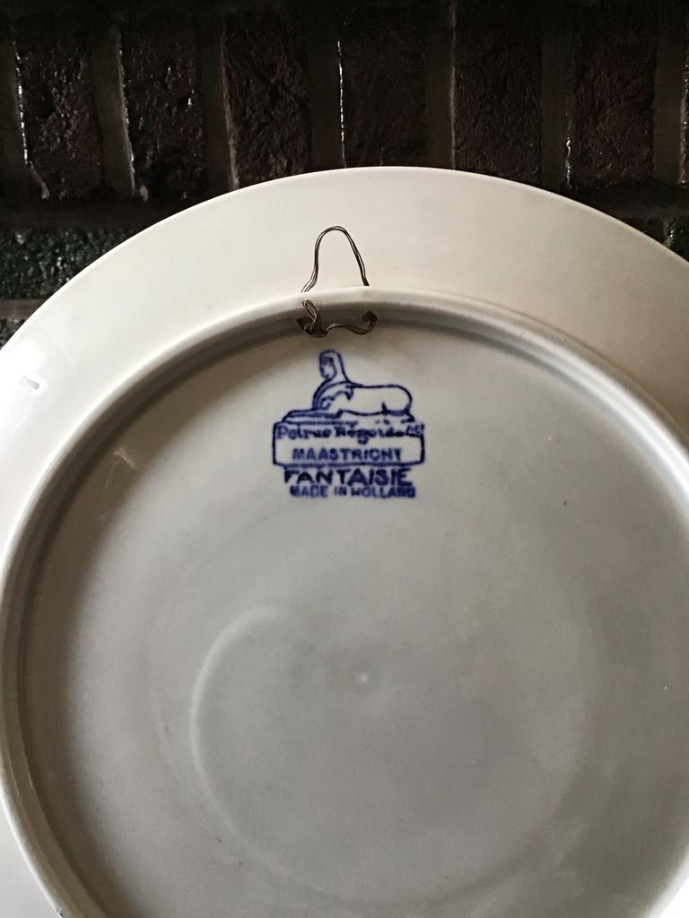 Antiek Petrus Regout Maastricht Fantasie Wandbord, Antiek en Kunst, Ophalen of Verzenden