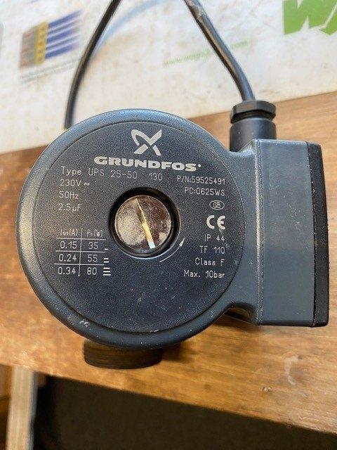 Grundfos UPS 25-50 130 circulatiepomp, Doe-het-zelf en Verbouw, Verwarming en Radiatoren, Ophalen, Minder dan 30 cm, Overige typen