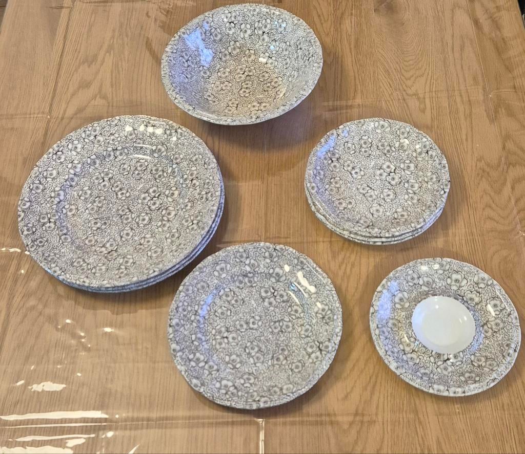 9 delig wedgwood borden, Antiek en Kunst, Antiek | Servies compleet, Ophalen of Verzenden