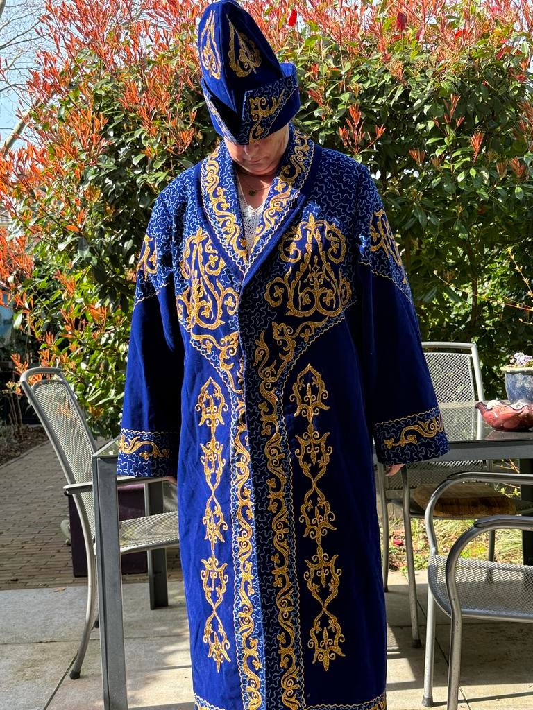 Oezbeekse Chapan: Gouden Geborduurde Suzani Boho-jas + muts, Overige typen, Blauw, Maat 46/48 (XL) of groter, Ophalen of Verzenden
