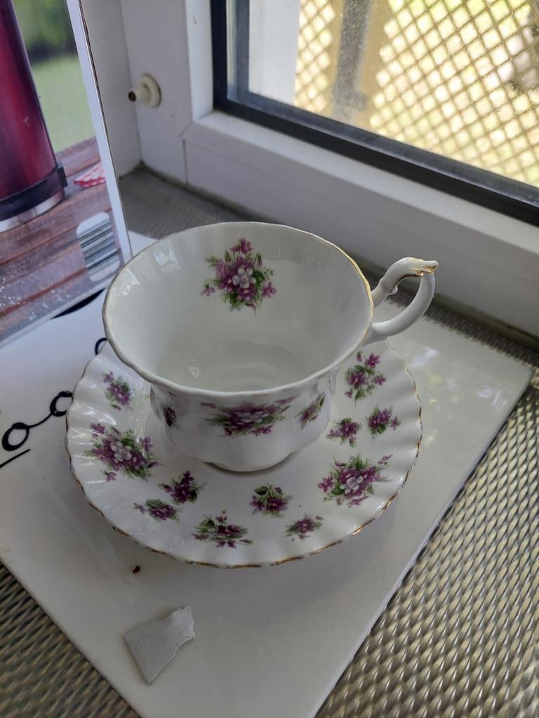 Royal albert kop en schotel, Antiek en Kunst, Ophalen