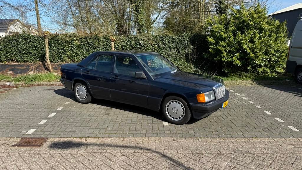 Mercedes-Benz 190-Serie 2.0 E AUT K6 1988 Blauw, Auto's, 118 pk, 4 cilinders, Blauw, Origineel Nederlands