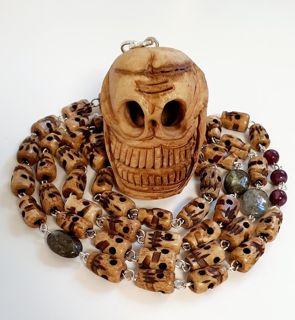 Memento Mori Rozenkrans ketting Waterbuffel bot labradoriet, Ophalen of Verzenden, Mineraal