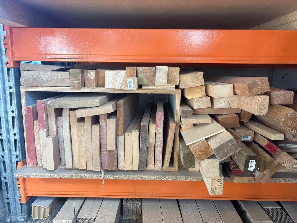 Restpartij meranti, eiken en vuren hout, Tuin en Terras, Haardhout, Ophalen of Verzenden, Overige houtsoorten