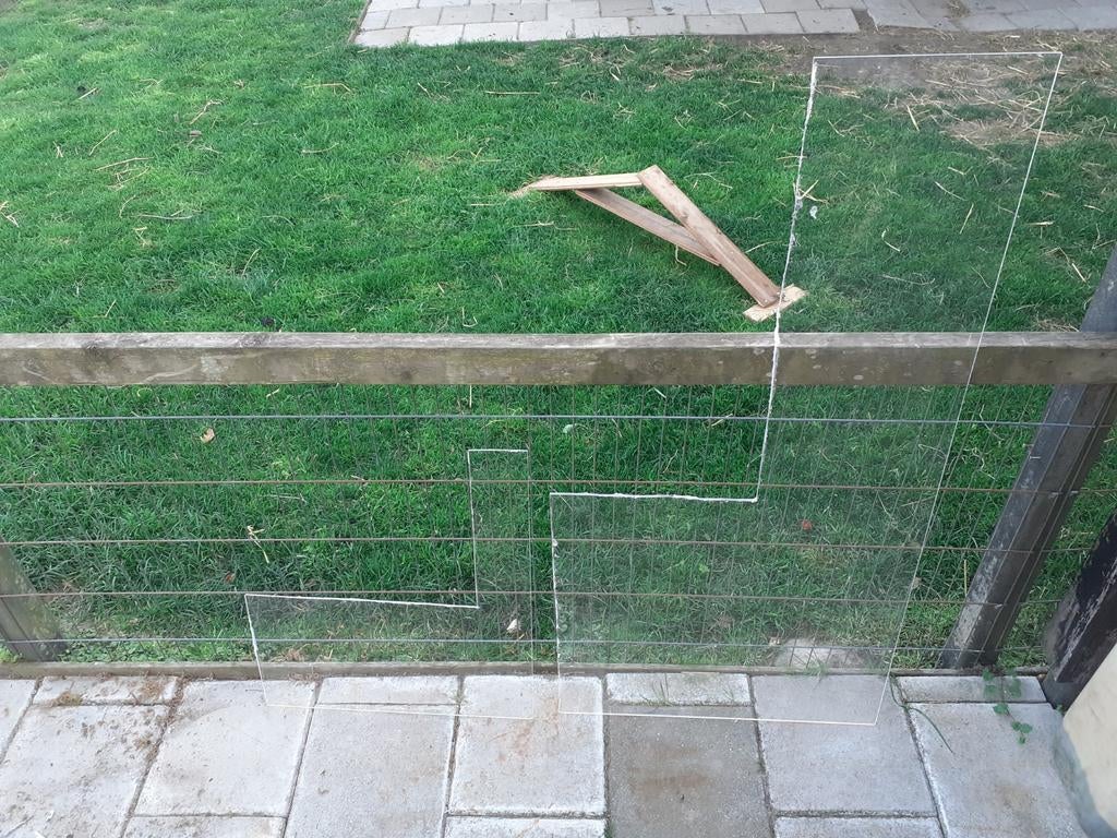 Plexiglas nieuw, Ophalen