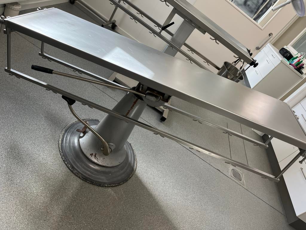Professionele Operatie / Behandeltafel, Dieren en Toebehoren, Overige Dieren-accessoires, Gebruikt, Ophalen