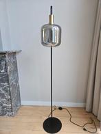 Moderne staande lamp met gerookt glas en messing details, Ophalen, Zo goed als nieuw, Glas, 150 tot 200 cm