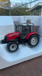 Universal hobbies Massey Ferguson 5480, Ophalen of Verzenden, Zo goed als nieuw, Tractor of Landbouw, Universal Hobbies