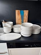 Wit servies met zilveren rand, Ophalen, Gebruikt, Keramiek, Effen